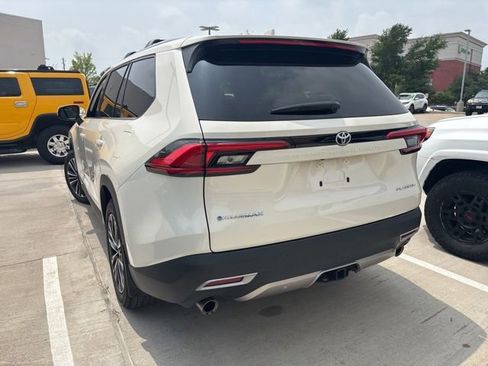 Used 2024 Toyota Grand Highlander AWD Hybrid image 4
