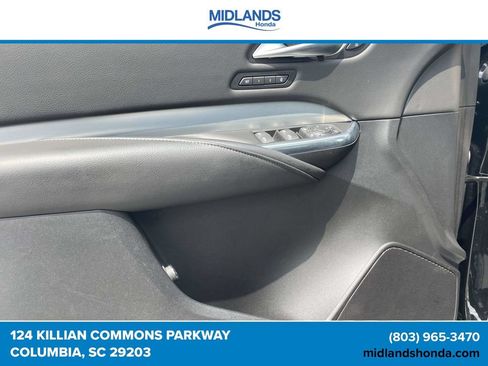 Used 2023 Cadillac XT4 Premium Luxury w/ Cold Weather Package AWD/4WD image 17