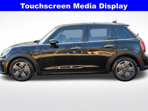 Used 2022 MINI Cooper 4-Door Hardtop image 5
