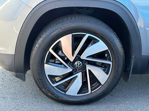 Used 2024 Volkswagen Atlas SE AWD/4WD image 8