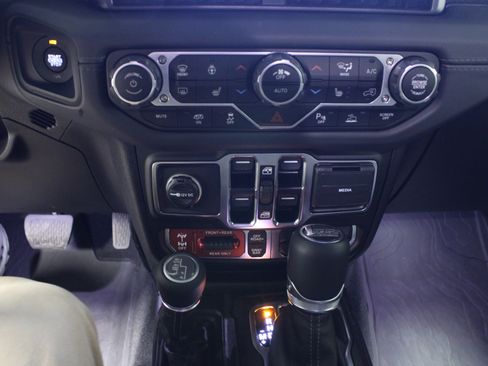 Used 2025 Jeep Wrangler Unlimited Rubicon 392 AWD/4WD image 24