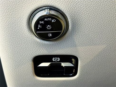 Certified 2024 Mercedes-Benz GLC 300 4MATIC image 10