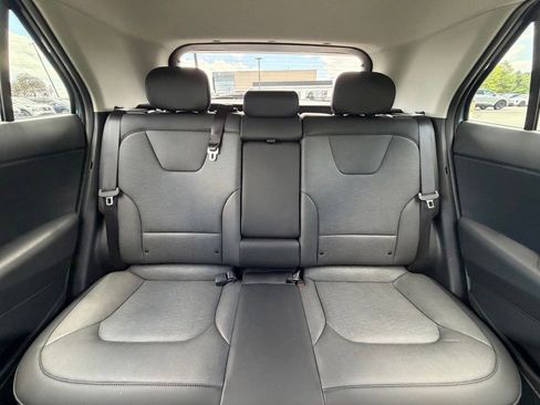 Certified 2025 Kia Niro FWD image 24