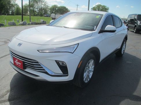 Used 2024 Buick Envista Preferred w/ Convenience II Package image 12