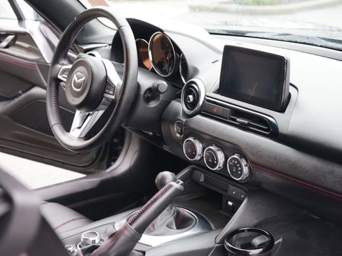 Used 2018 MAZDA MX-5 Miata Grand Touring image 17