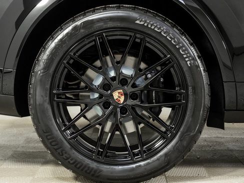 New 2026 Porsche Cayenne Base image 39
