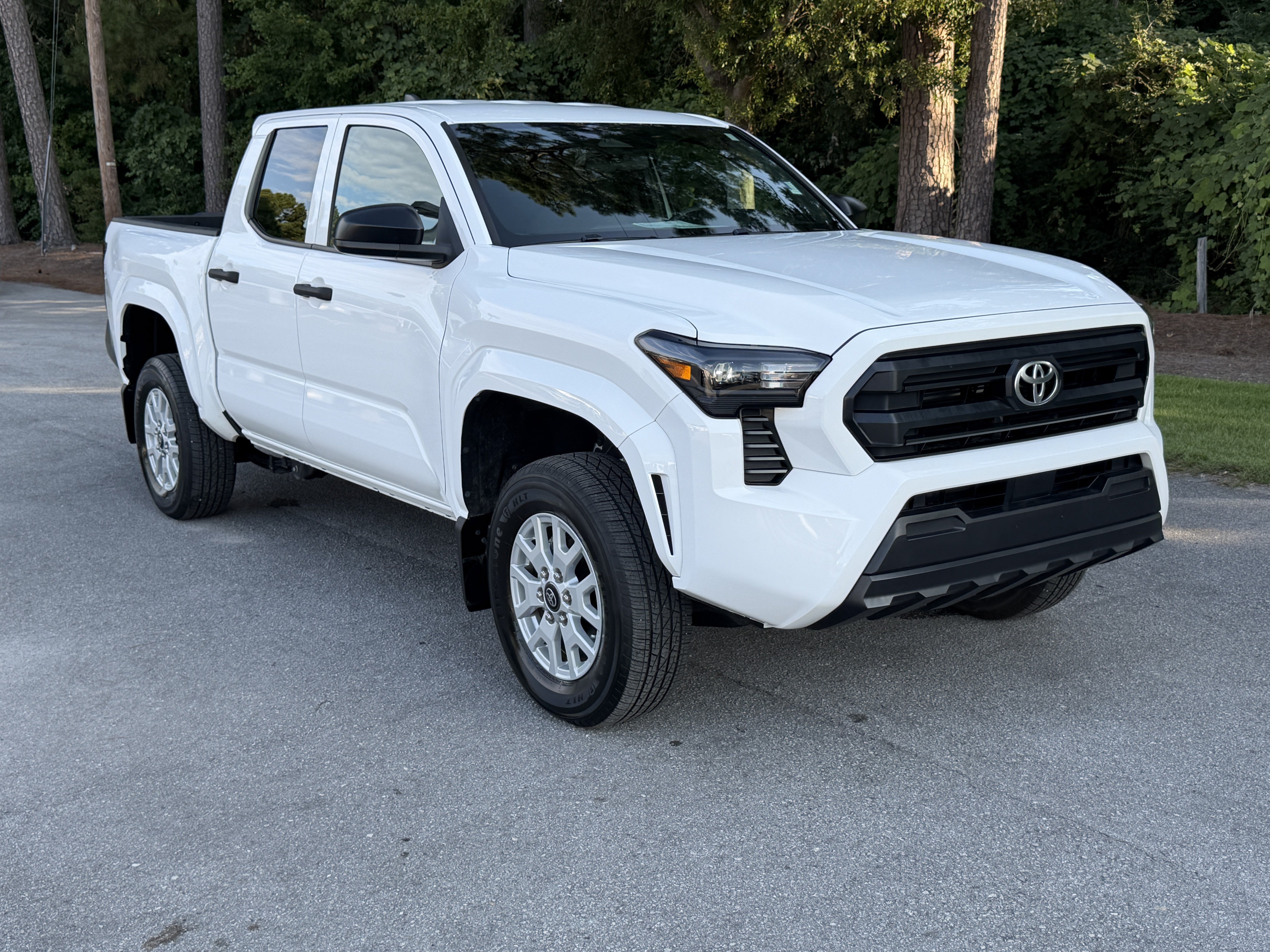 Used 2024 Toyota Tacoma SR RWD image 10