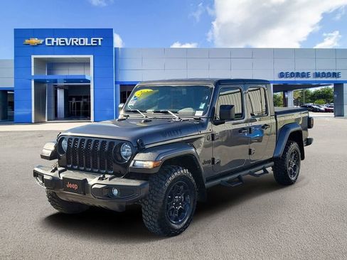 Used 2023 Jeep Gladiator Willys image 2