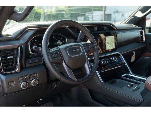 New 2026 GMC Sierra 2500 Denali Ultimate w/ LPO, Black Badging Package AWD/4WD image 11