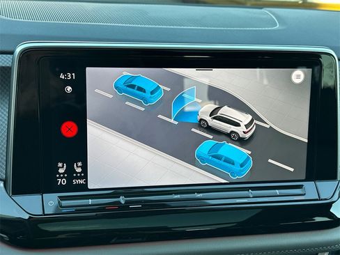 Used 2025 Volkswagen Atlas Peak Edition SE image 29