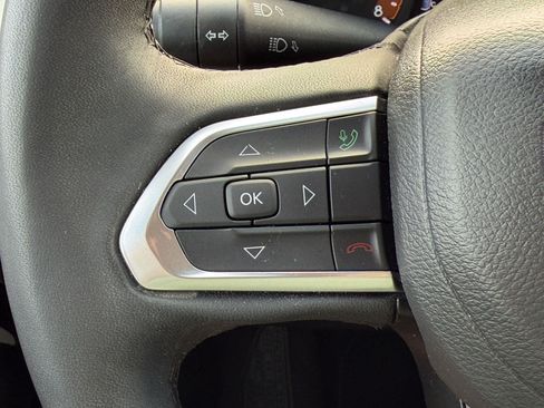 Used 2025 Jeep Compass Limited AWD/4WD image 18