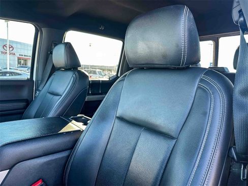 Used 2022 Ford F250 Lariat w/ Chrome Package image 14