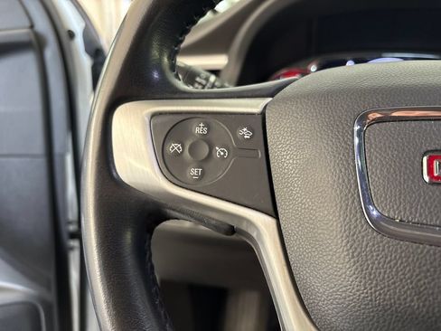 Used 2020 GMC Acadia SLT w/ Driver Alert Package II FWD image 42