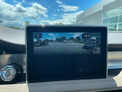 Used 2022 Lincoln Corsair AWD w/ Premium Package image 14