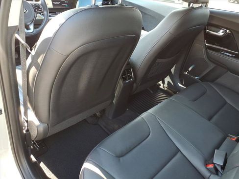 Used 2020 Kia Niro EX Premium FWD image 15