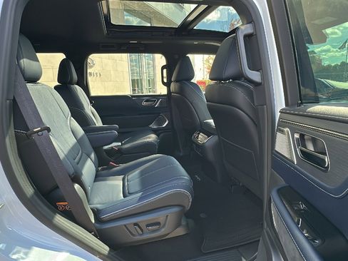 New 2026 INFINITI QX80 4WD image 10