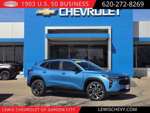 Certified 2025 Chevrolet Trax RS w/ Sunroof Package image 1