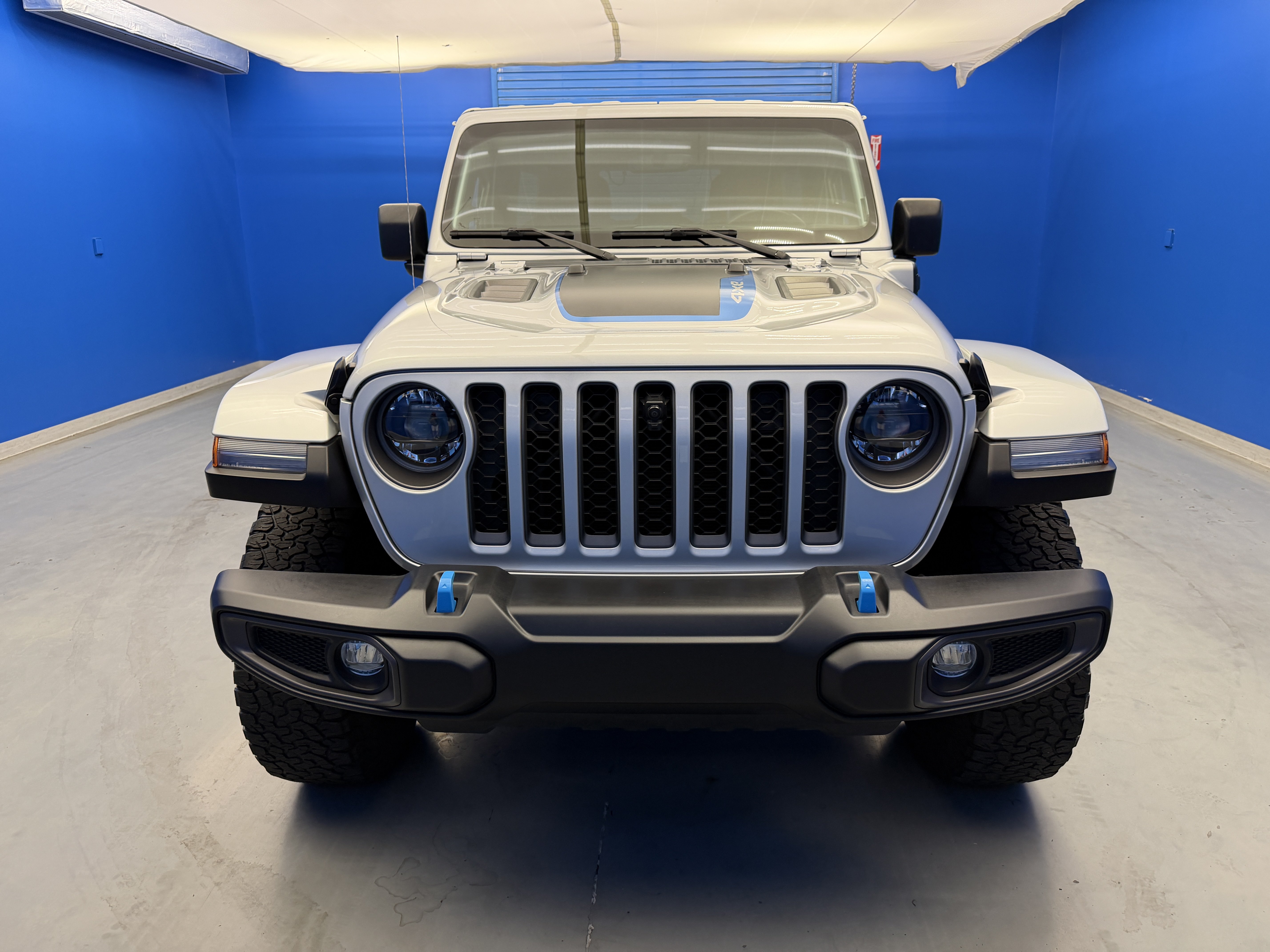 Used 2023 Jeep Wrangler Unlimited Rubicon 4xe w/ Cold Weather Group AWD/4WD image 3