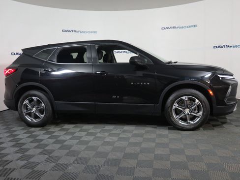 Used 2023 Chevrolet Blazer LT image 4