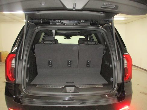 New 2026 GMC Yukon Denali w/ Sun & Power Step Package AWD/4WD image 12