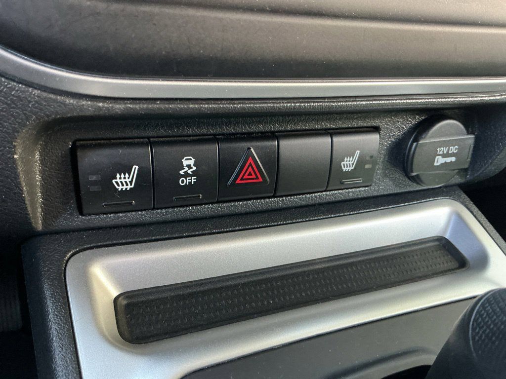 Used 2016 Jeep Compass Latitude FWD image 24