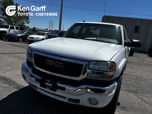 Used 2004 GMC Sierra 3500 SLE w/ Heavy-Duty Power Package AWD/4WD image 1