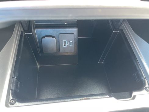 Used 2021 Ford Explorer XLT w/ Equipment Group 202A image 20