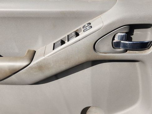 Used 2006 Nissan Frontier SE w/ (P01) Power Pkg image 26