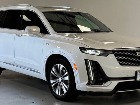 Used 2021 Cadillac XT6 Premium Luxury FWD image 6