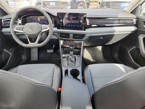 New 2026 Volkswagen Jetta SE FWD image 11