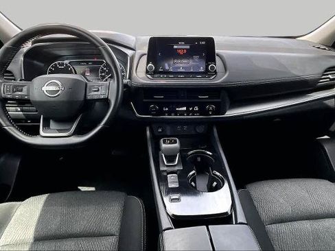Certified 2025 Nissan Rogue SV FWD image 15
