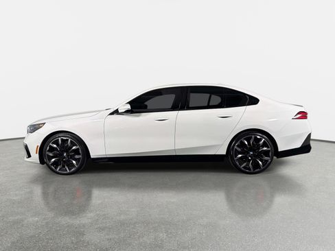 Used 2026 BMW 530i w/ M Sport Package RWD image 6