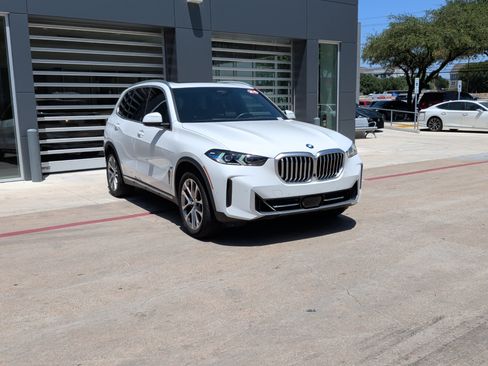 Used 2024 BMW X5 xDrive40i w/ Premium Package AWD/4WD image 2