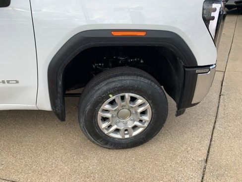 New 2026 GMC Sierra 2500 Pro image 2