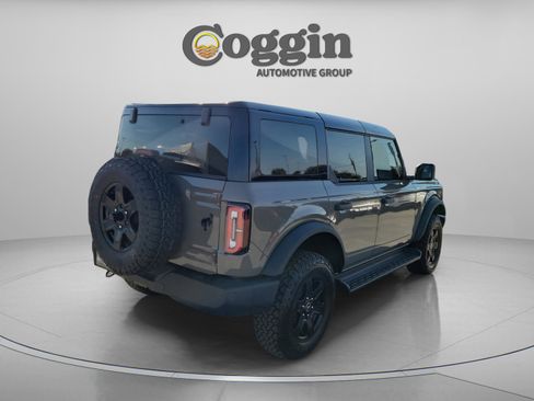 New 2025 Ford Bronco Outer Banks w/ Black Appearance Package image 3