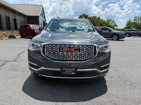 Used 2019 GMC Acadia Denali w/ Technology Package FWD image 8