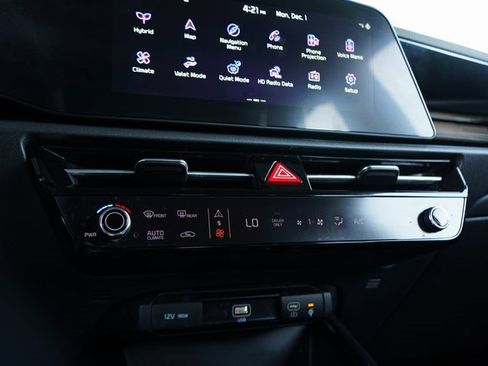 Used 2023 Kia Niro EX image 20