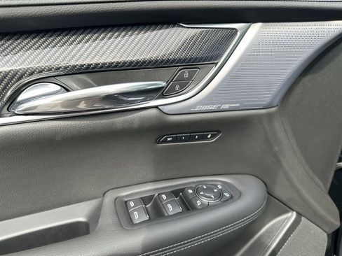 Used 2024 Cadillac XT6 Sport w/ LPO, Onyx Lite Package image 13