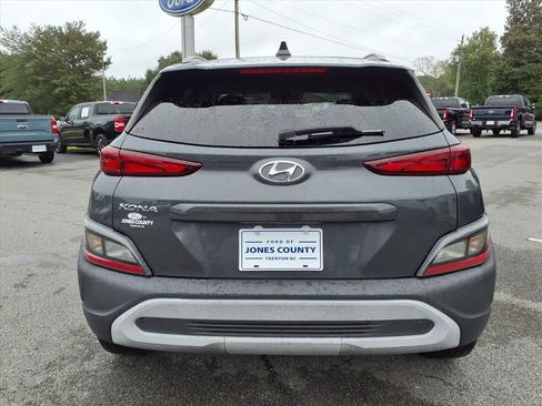 Used 2022 Hyundai Kona SEL image 3