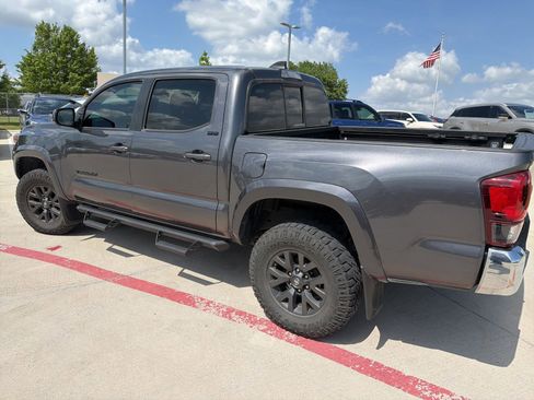 Used 2021 Toyota Tacoma SR5 w/ SR5 Appearance Package (SM) image 4