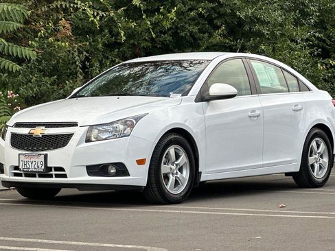 Used 2014 Chevrolet Cruze LT w/ Technology Package image 8