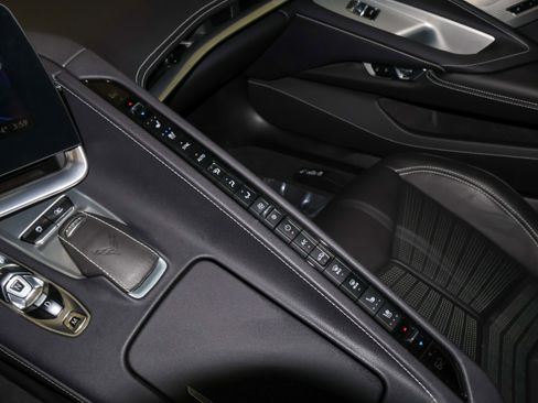 Used 2023 Chevrolet Corvette Stingray Preferred Cpe w/ Z51 Performance Package RWD image 36