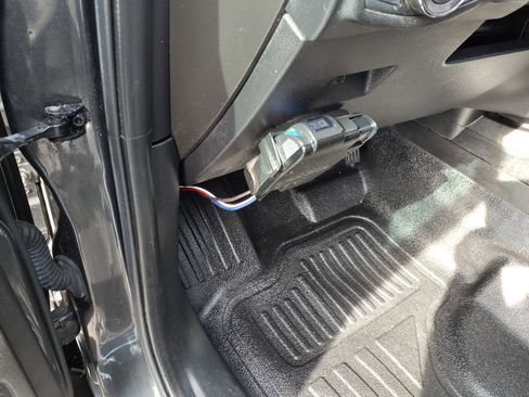 Used 2019 Ford Ranger XL w/ Equipment Group 101A Mid image 12