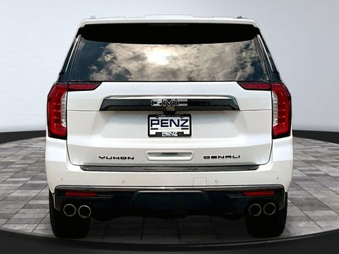 Used 2024 GMC Yukon Denali Ultimate AWD/4WD image 6