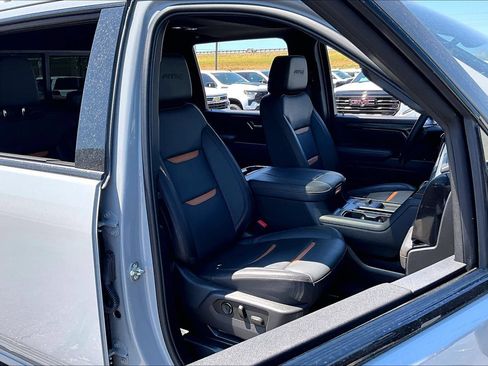 Used 2025 GMC Sierra 2500 AT4 w/ AT4 Premium Plus Package AWD/4WD image 7