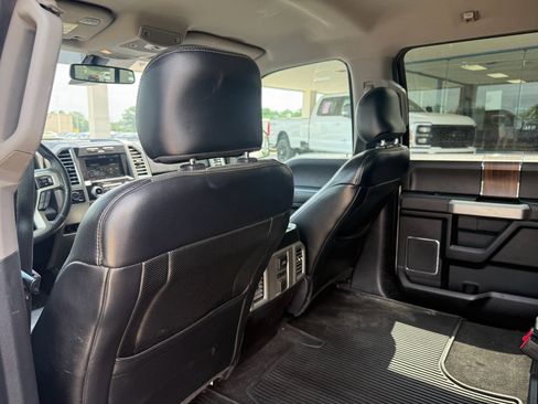Used 2015 Ford F150 Lariat w/ Equipment Group 502A Luxury AWD/4WD image 12
