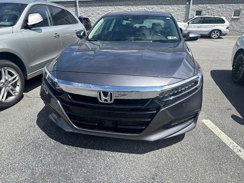 Used 2018 Honda Accord Touring image 3