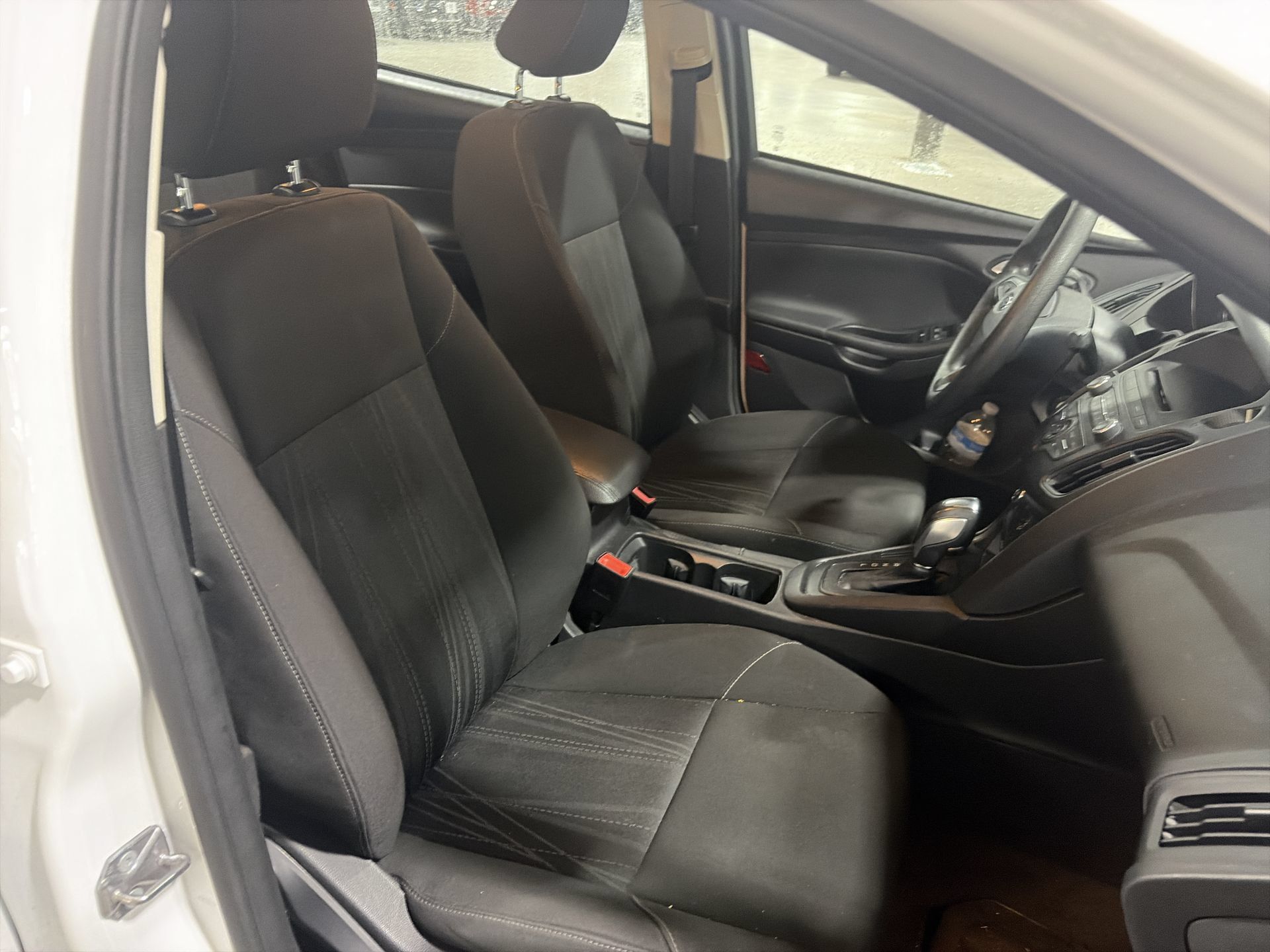 Used 2015 Ford Focus SE FWD image 30