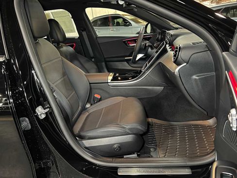 Used 2025 Mercedes-Benz C 300 4MATIC Sedan image 12