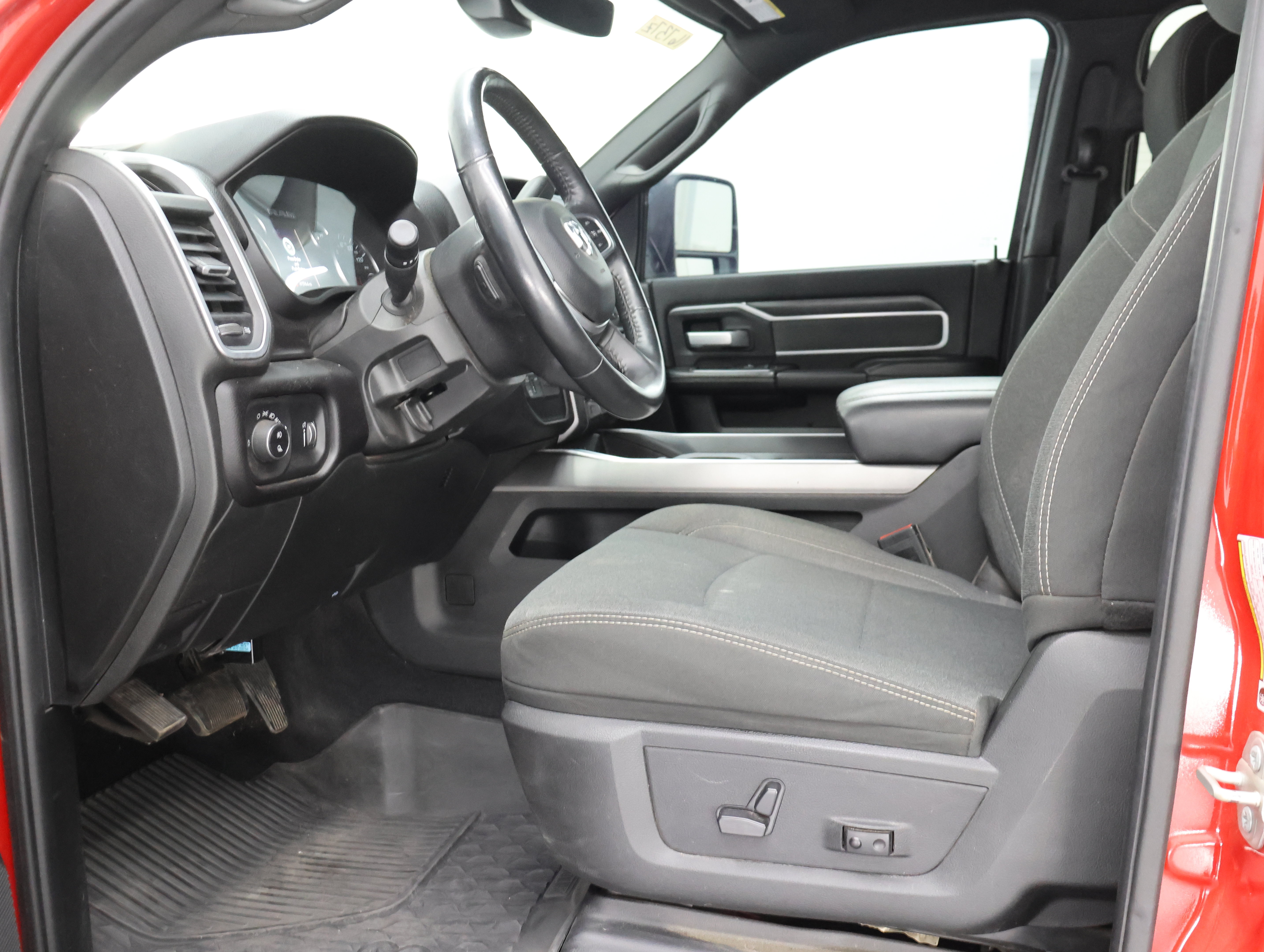Used 2023 RAM 2500 Big Horn w/ Level 1 Equipment Group AWD/4WD image 8